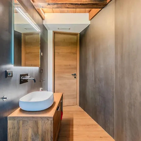 Woodhouse By Interhome * Domaso